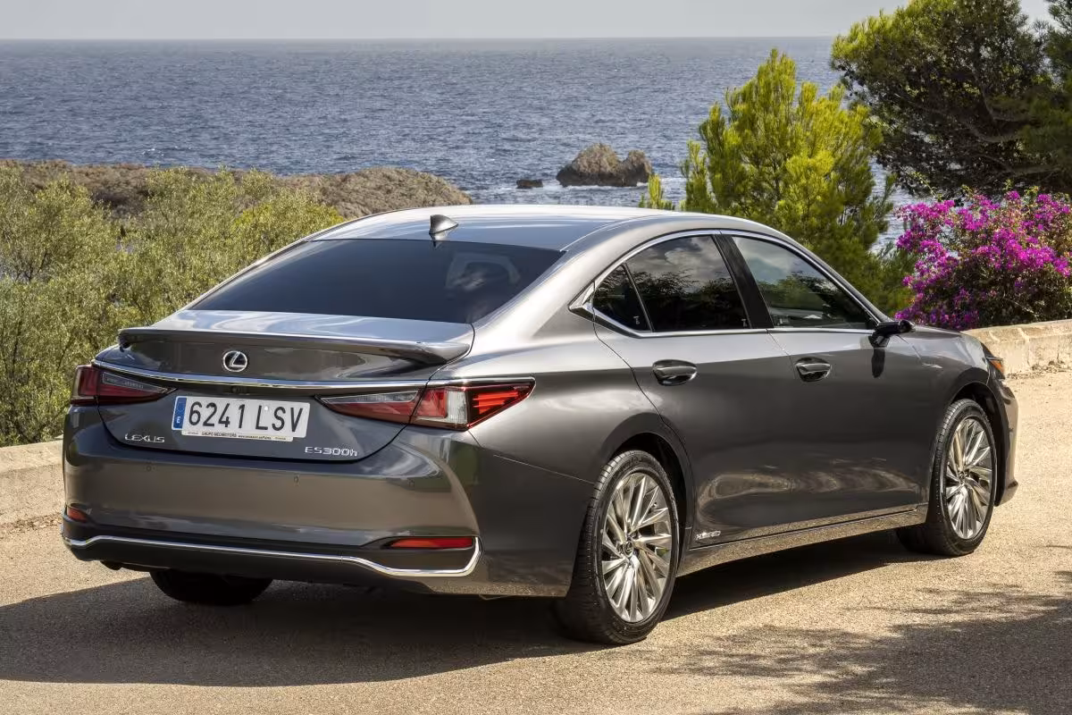 Lexus ES