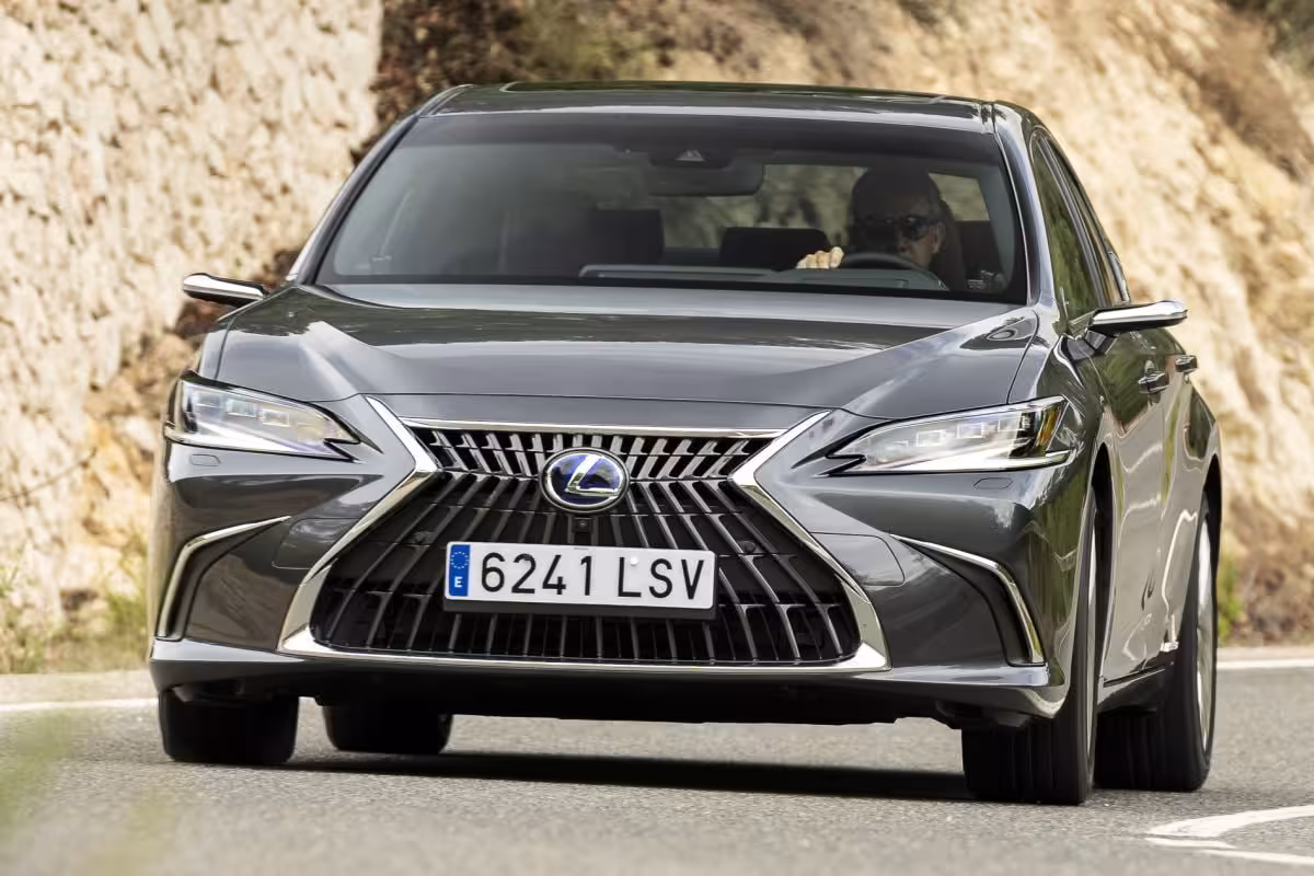 Lexus ES