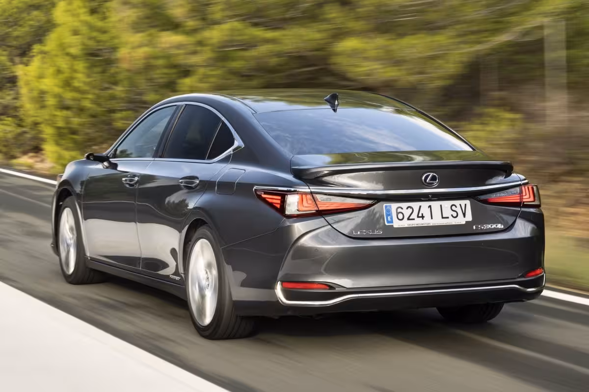 Lexus ES