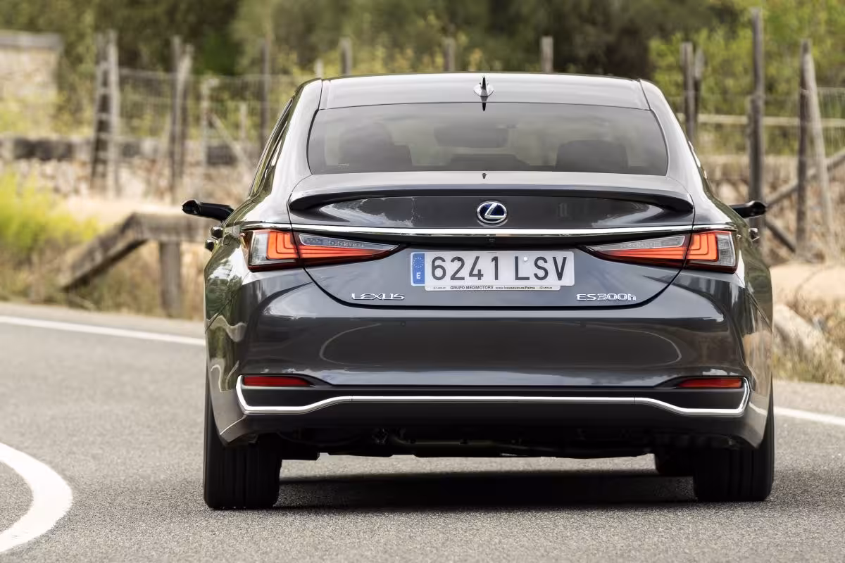 Lexus ES
