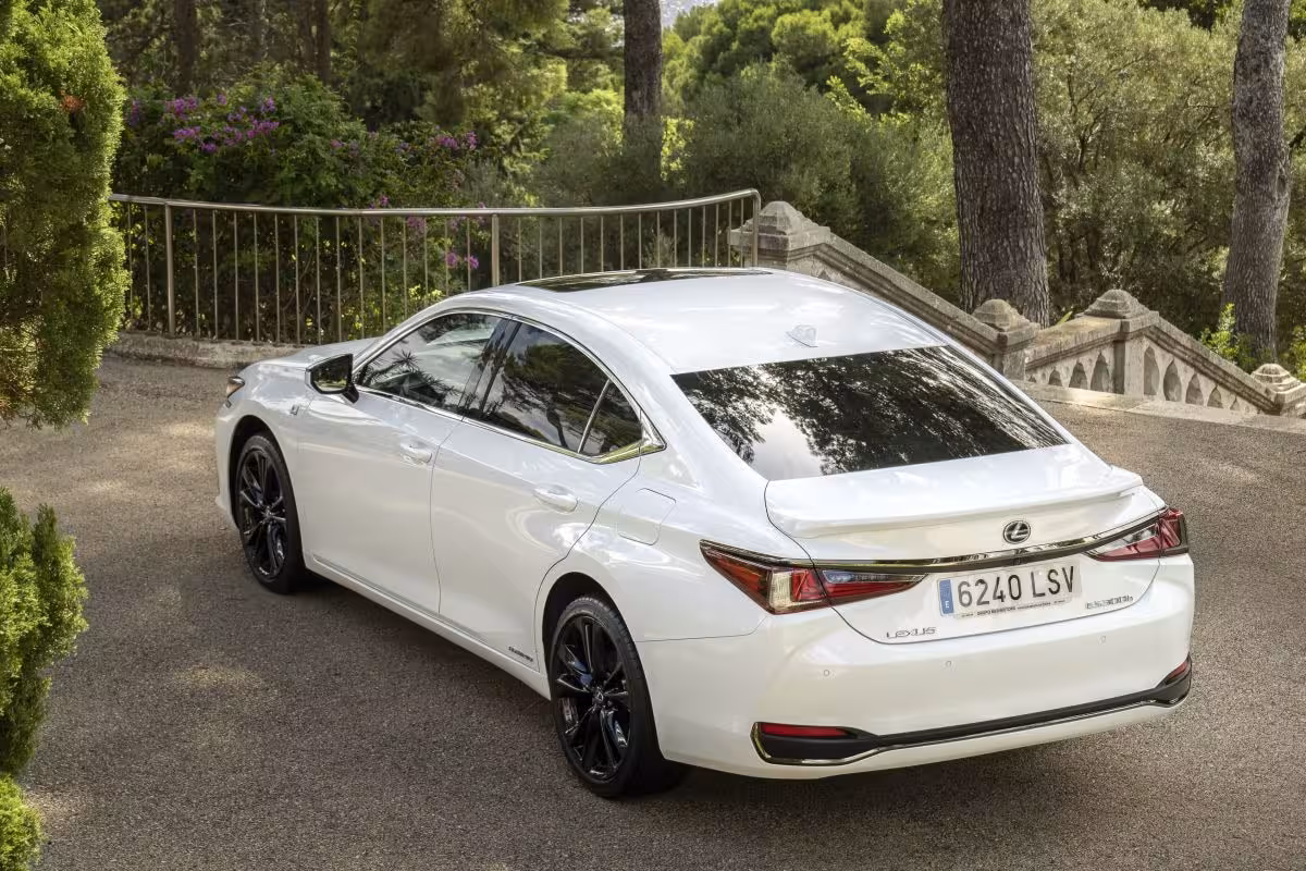 Lexus ES