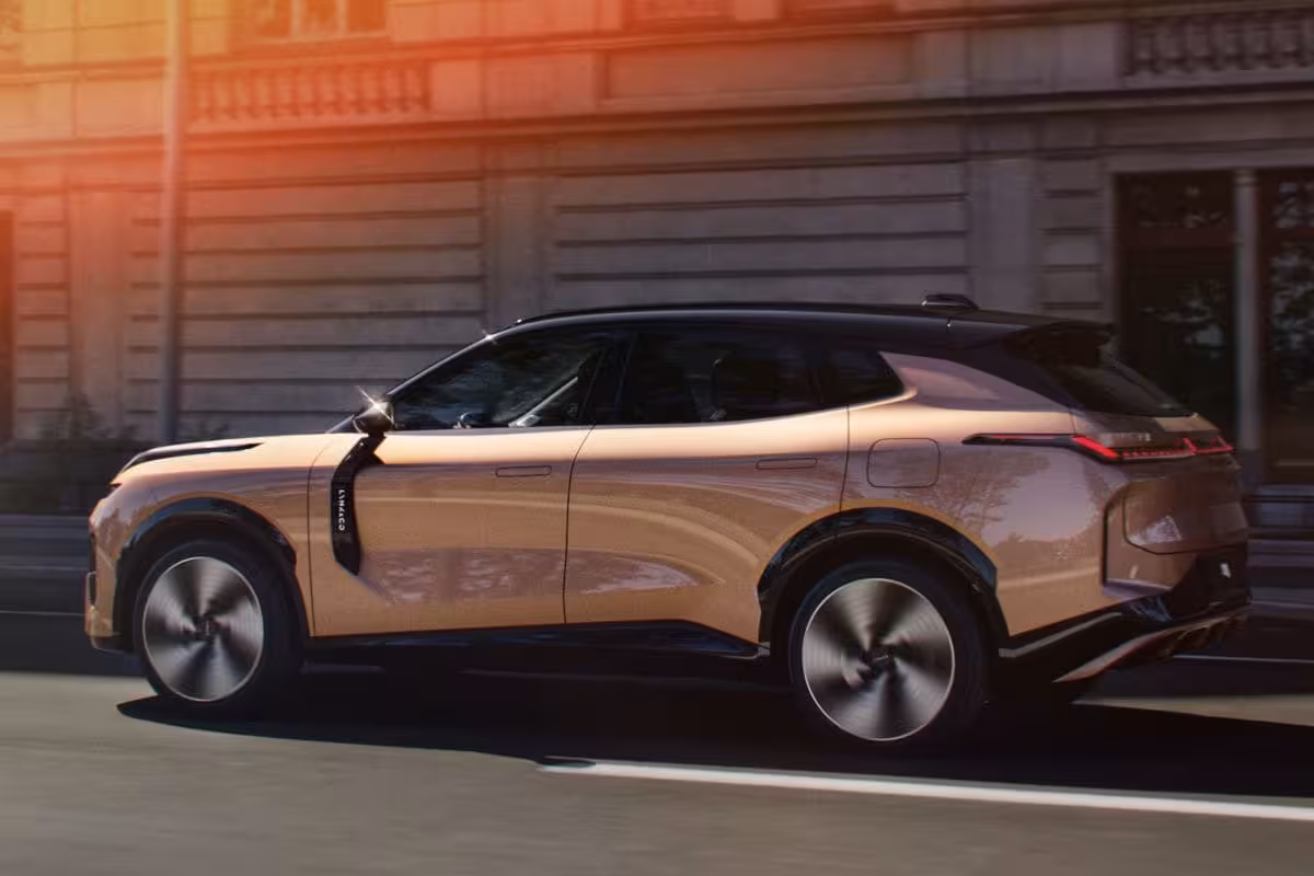 Lynk & Co 08