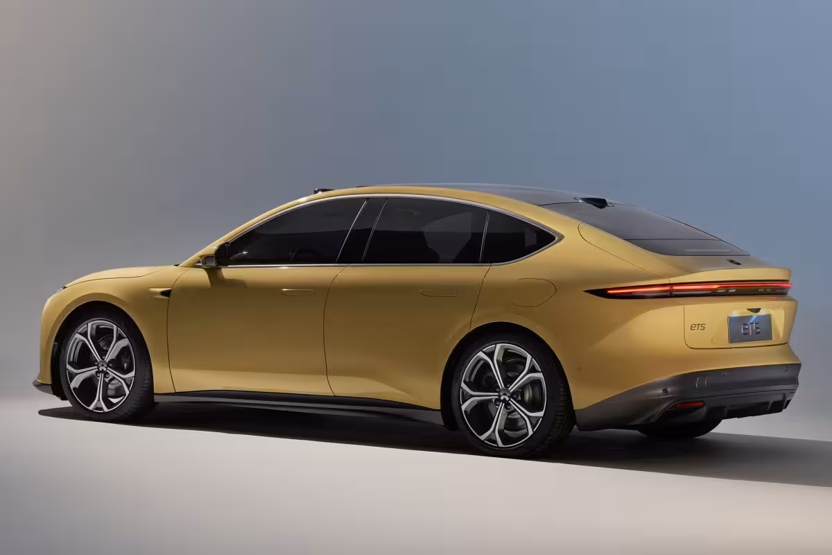 NIO ET5