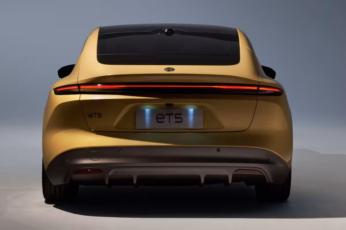 NIO ET5