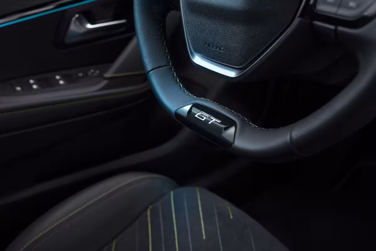 Peugeot e-208