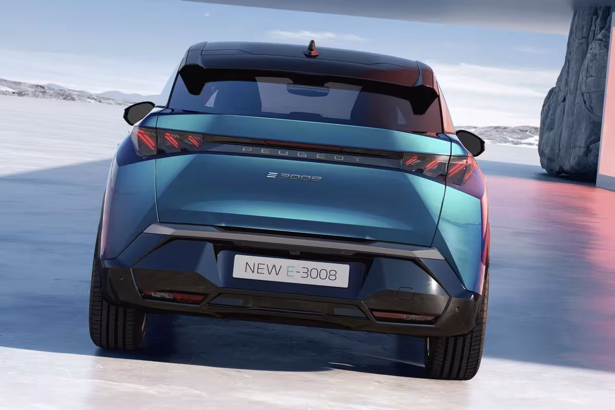 Peugeot e-3008