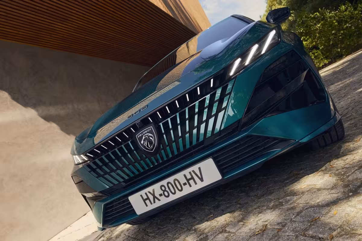 Peugeot e-308