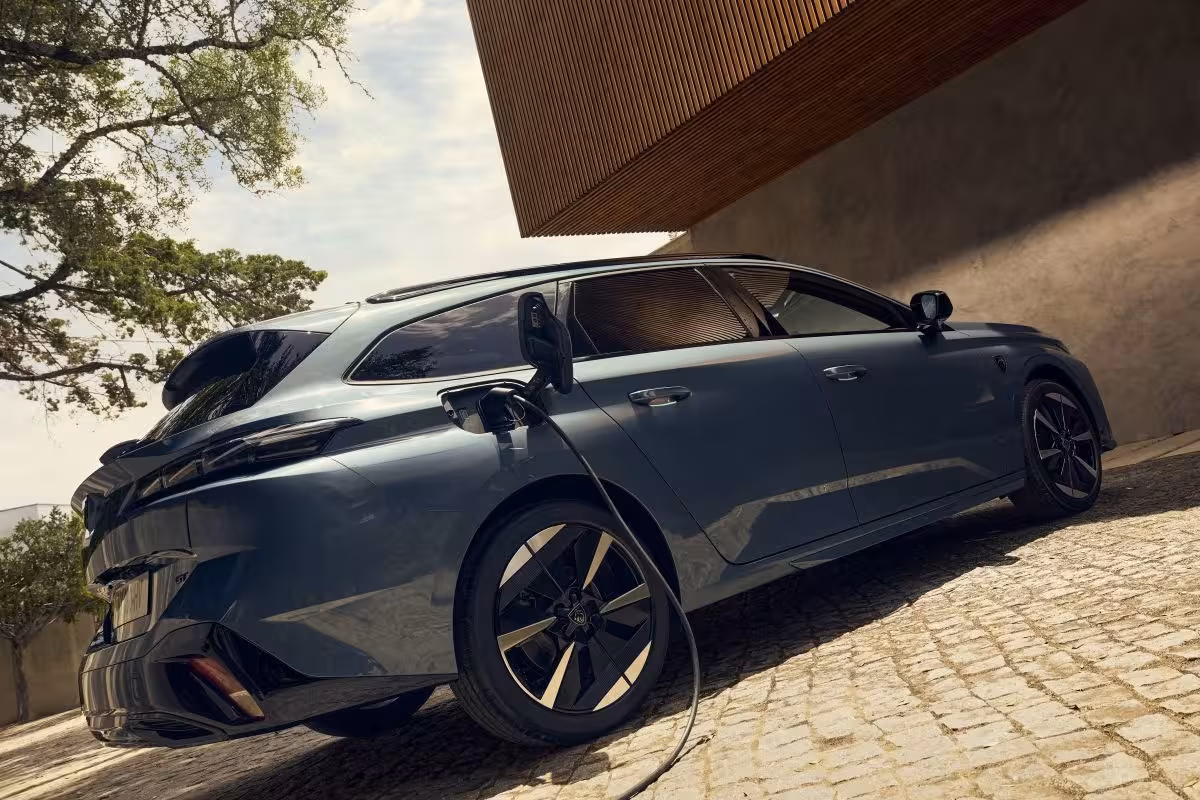 Peugeot e-308 SW