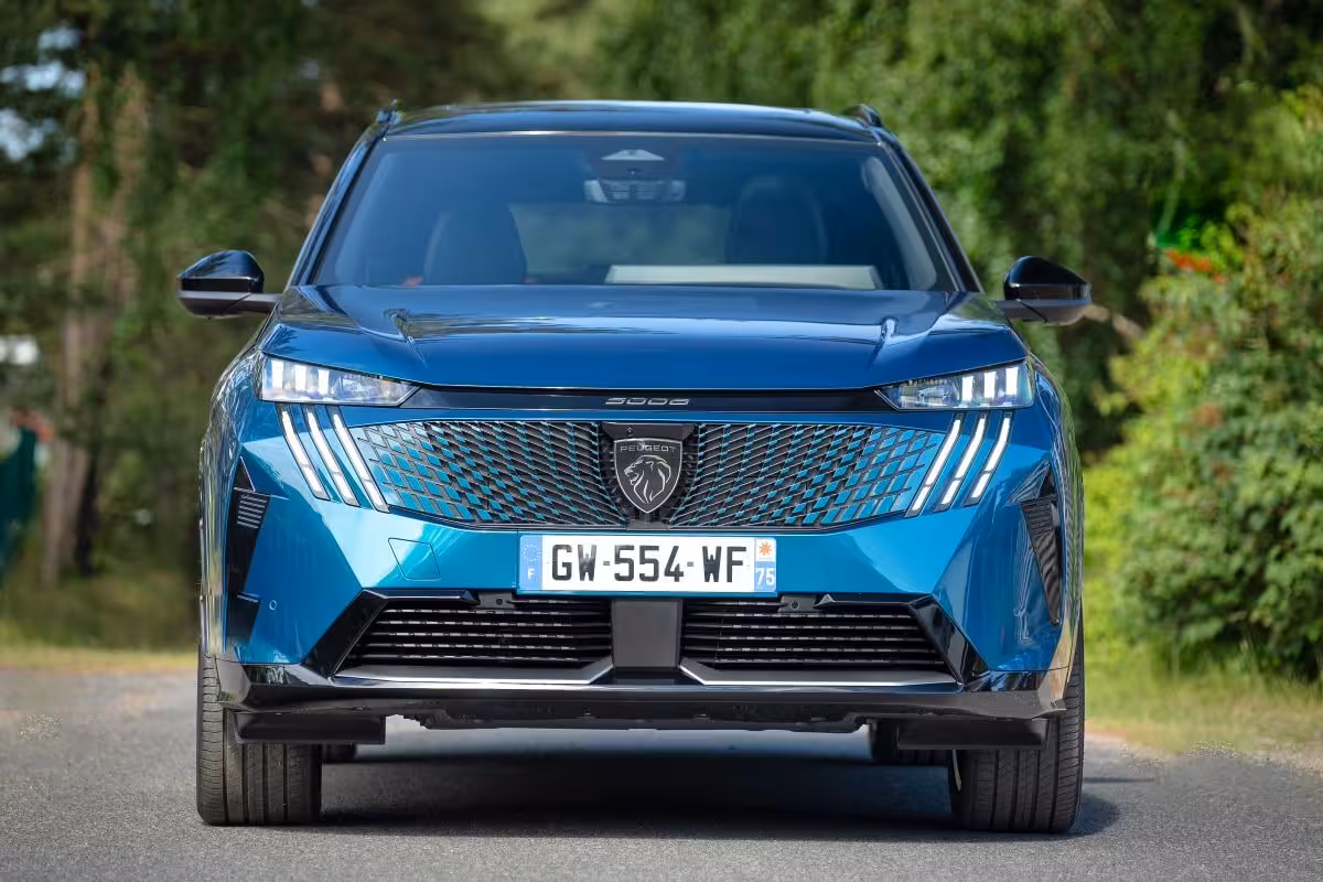 Peugeot e-5008
