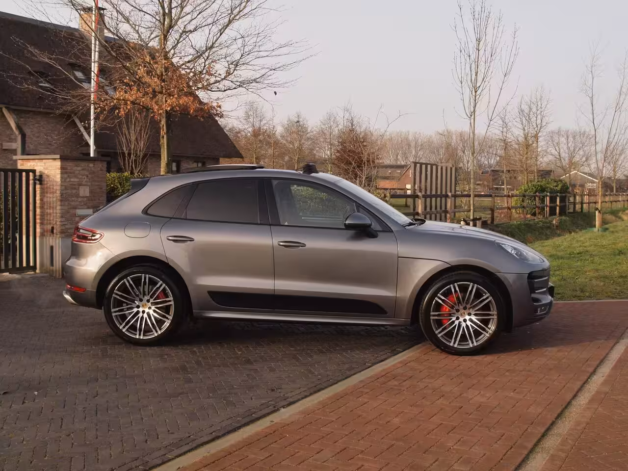 Porsche Macan 3.6 Turbo 400PK | Panoramadak | BOSE | Stoelmemory | Leer | 21 inch |