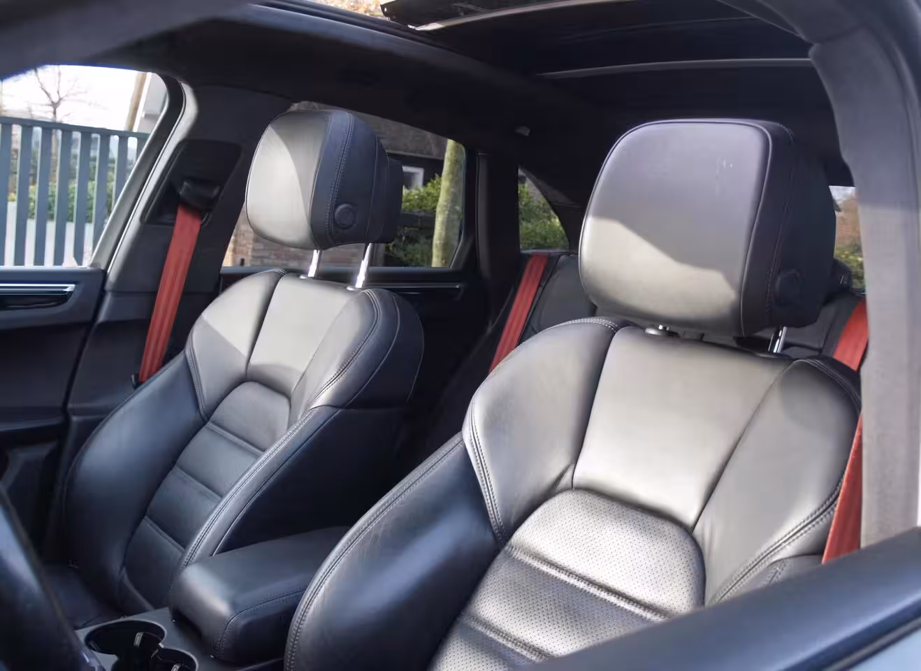 Porsche Macan 3.6 Turbo 400PK | Panoramadak | BOSE | Stoelmemory | Leer | 21 inch |