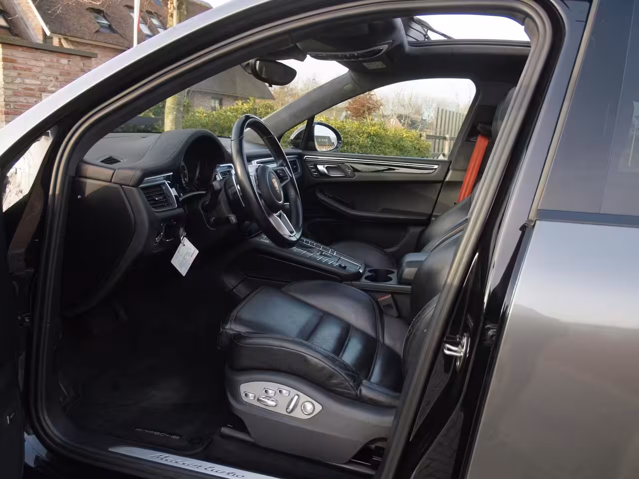 Porsche Macan 3.6 Turbo 400PK | Panoramadak | BOSE | Stoelmemory | Leer | 21 inch |