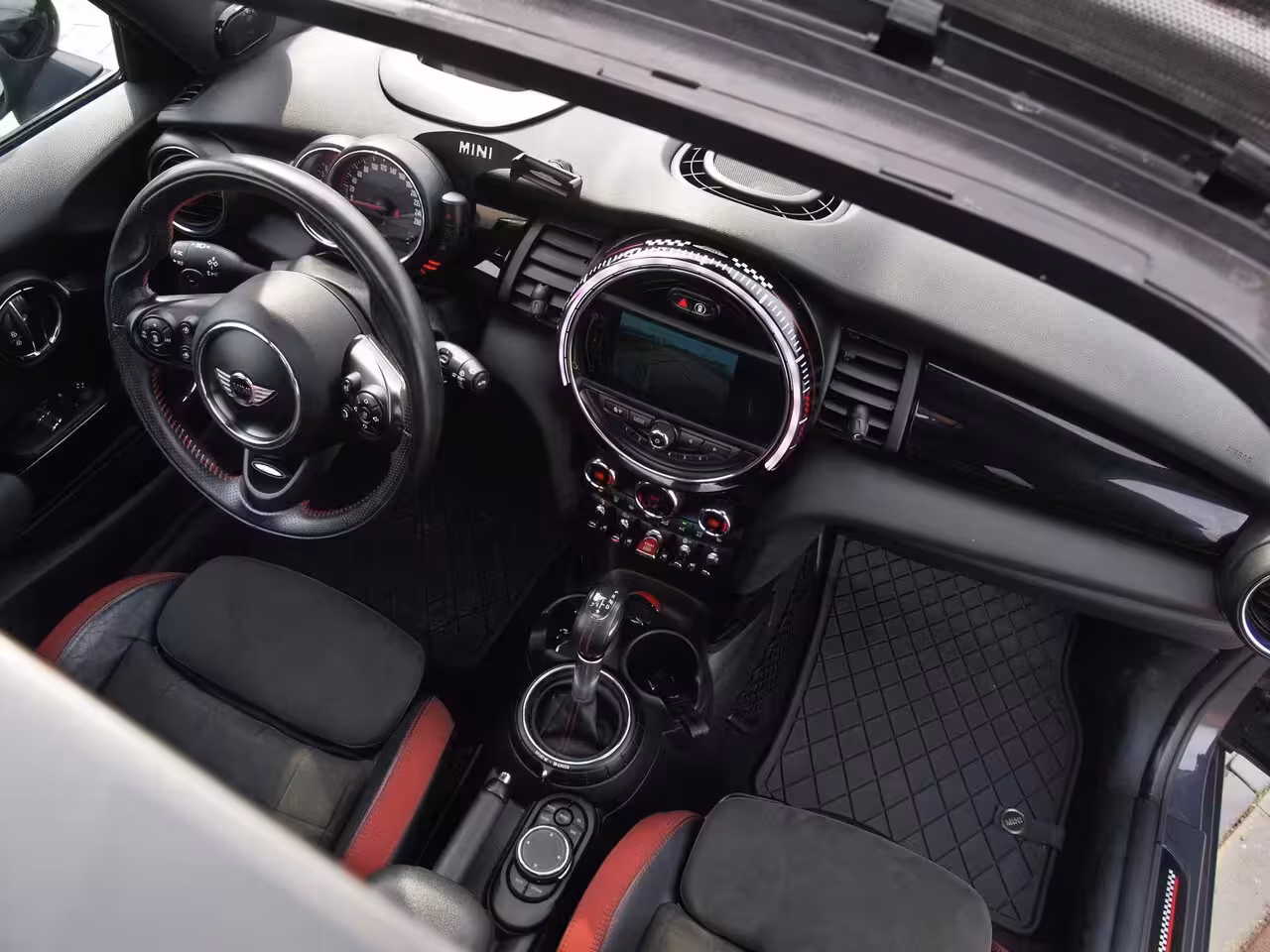 Mini 3-Deurs 2.0 John Cooper Works Chili | 231 PK | Panoramadak | Head-Up Display | Harman Kardon | Cam