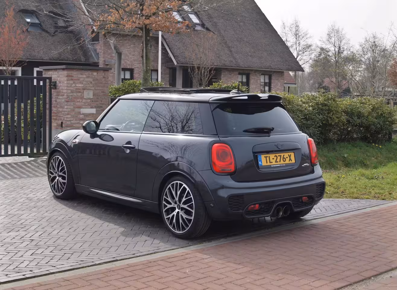 Mini 3-Deurs 2.0 John Cooper Works Chili | 231 PK | Panoramadak | Head-Up Display | Harman Kardon | Cam