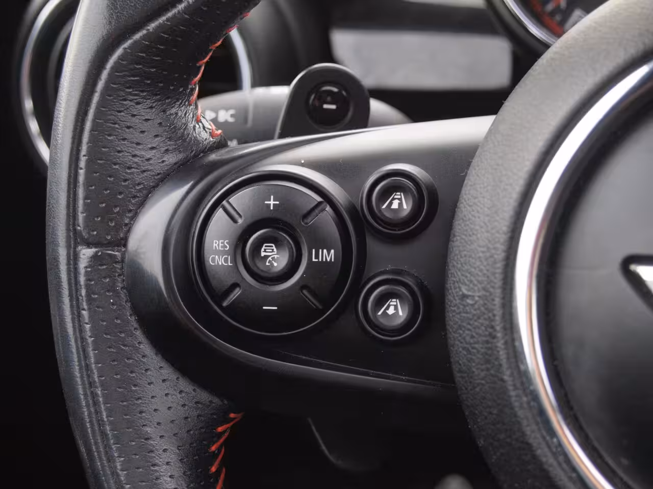Mini 3-Deurs 2.0 John Cooper Works Chili | 231 PK | Panoramadak | Head-Up Display | Harman Kardon | Cam