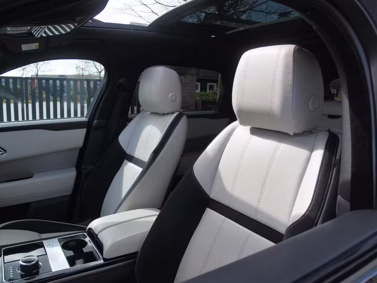 Land Rover Range Rover Velar 2.0 I4 Turbo AWD S | Panoramadak | 360 Camera | Meridian Surround | Apple Carplay |