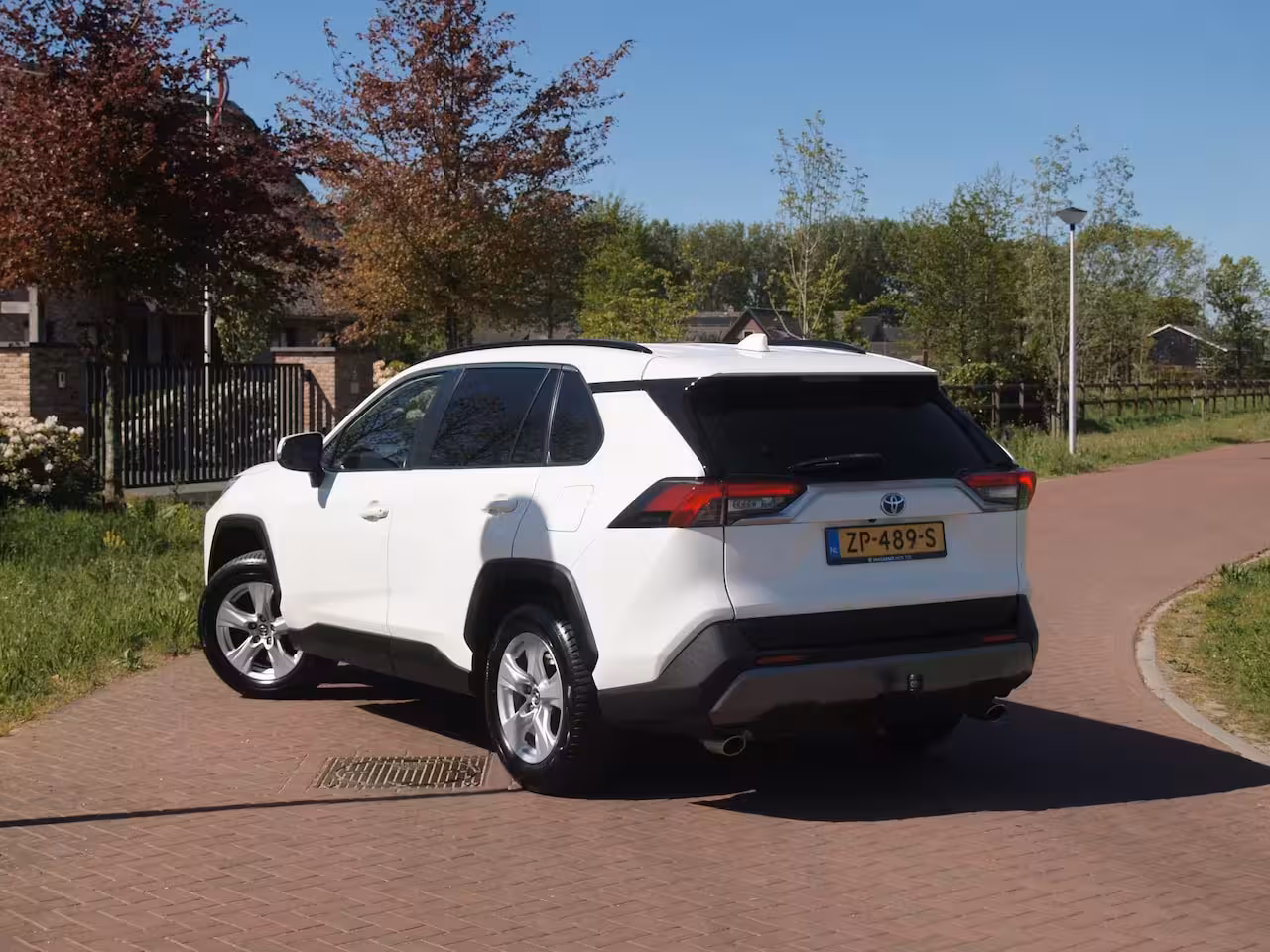 Toyota RAV4 2.5 Hybrid AWD Active | Camera | Trekhaak 1650 trek gewicht | Apple Carplay | Navi | Cruis