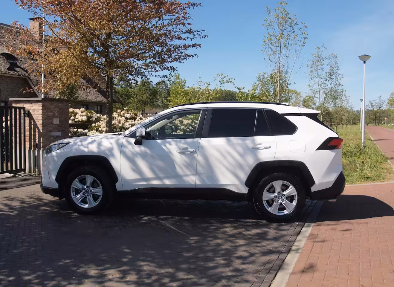 Toyota RAV4 2.5 Hybrid AWD Active | Camera | Trekhaak 1650 trek gewicht | Apple Carplay | Navi | Cruis
