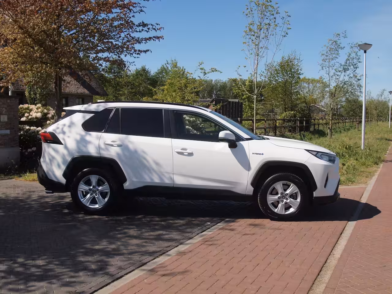 Toyota RAV4 2.5 Hybrid AWD Active | Camera | Trekhaak 1650 trek gewicht | Apple Carplay | Navi | Cruis