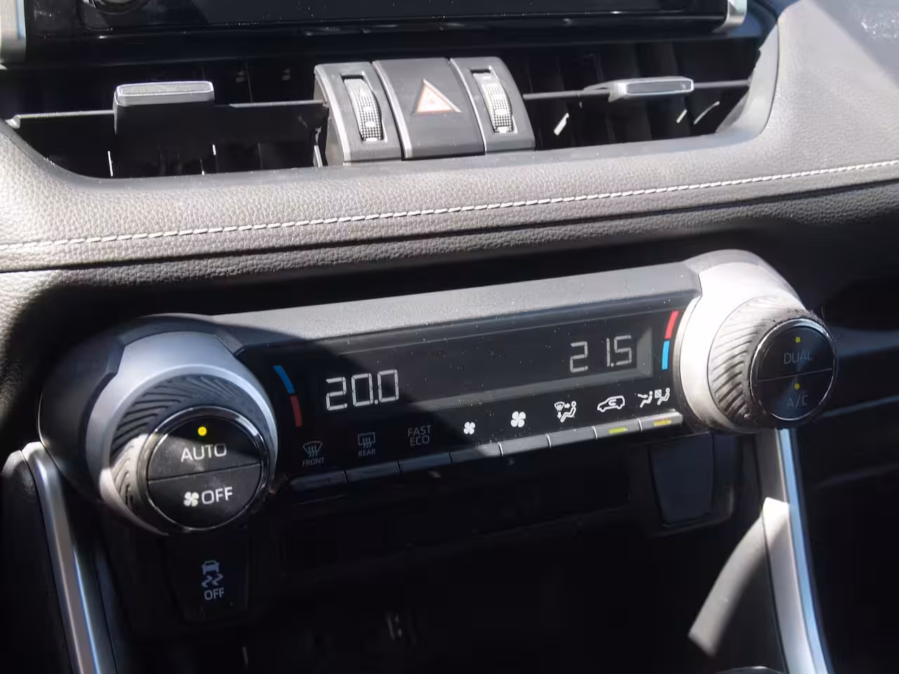 Toyota RAV4 2.5 Hybrid AWD Active | Camera | Trekhaak 1650 trek gewicht | Apple Carplay | Navi | Cruis