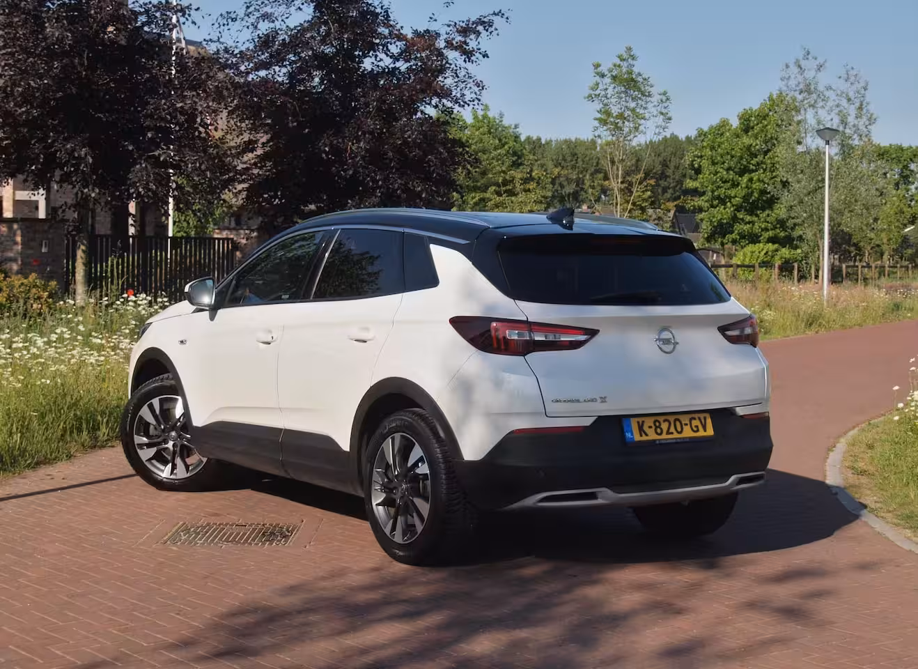 Opel Grandland X 1.2 Turbo Ultimate | Apple Carplay | Cruise Control | Parkeersensoren | Leder-pakket |
