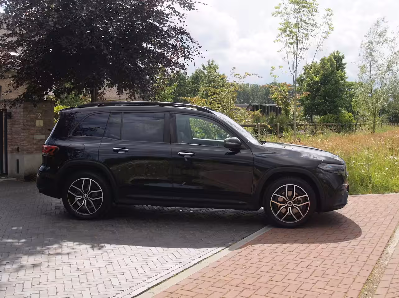 Mercedes-Benz EQB 250 AMG Line 7 Persoons 67 kWh | SOH 94% | Panoramadak | 360 Camera | Burmester | Apple Ca