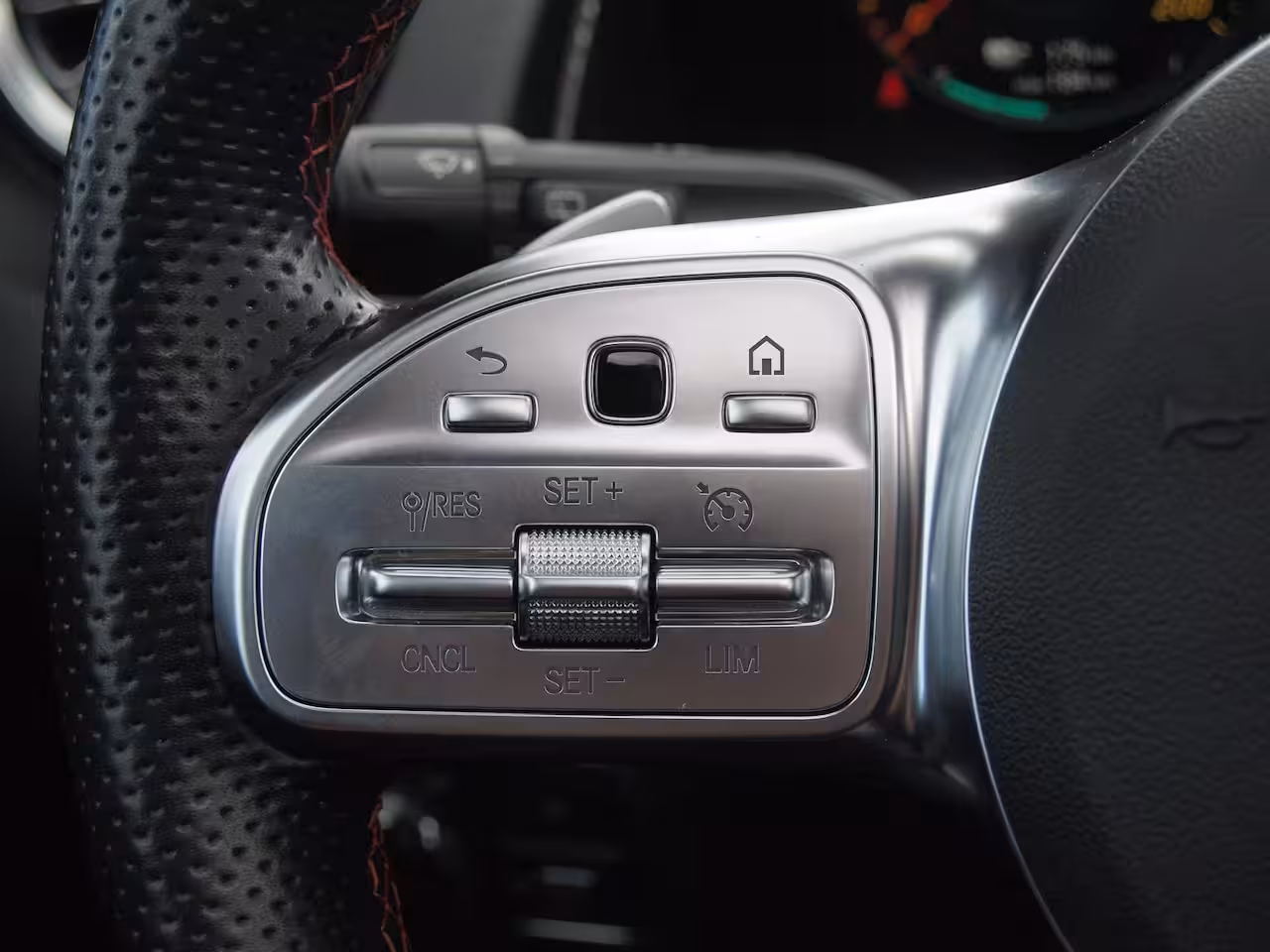 Mercedes-Benz EQB 250 AMG Line 7 Persoons 67 kWh | SOH 94% | Panoramadak | 360 Camera | Burmester | Apple Ca