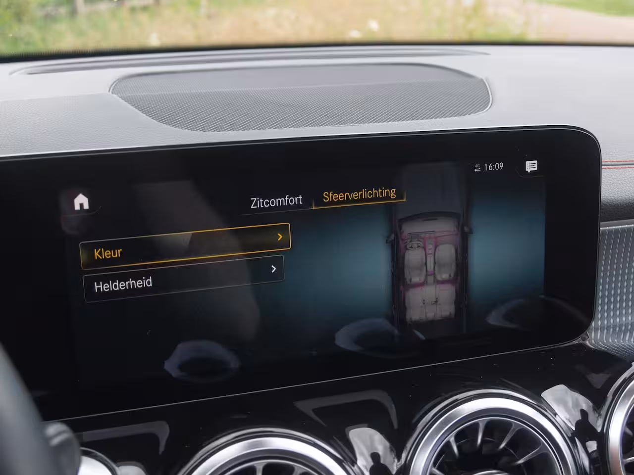 Mercedes-Benz EQB 250 AMG Line 7 Persoons 67 kWh | SOH 94% | Panoramadak | 360 Camera | Burmester | Apple Ca