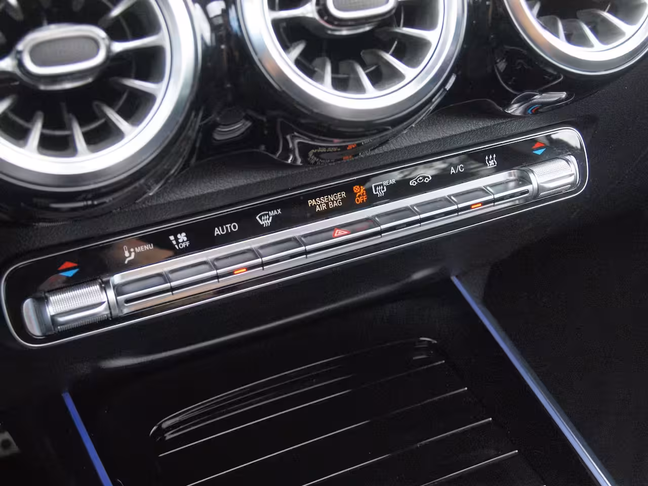 Mercedes-Benz EQB 250 AMG Line 7 Persoons 67 kWh | SOH 94% | Panoramadak | 360 Camera | Burmester | Apple Ca