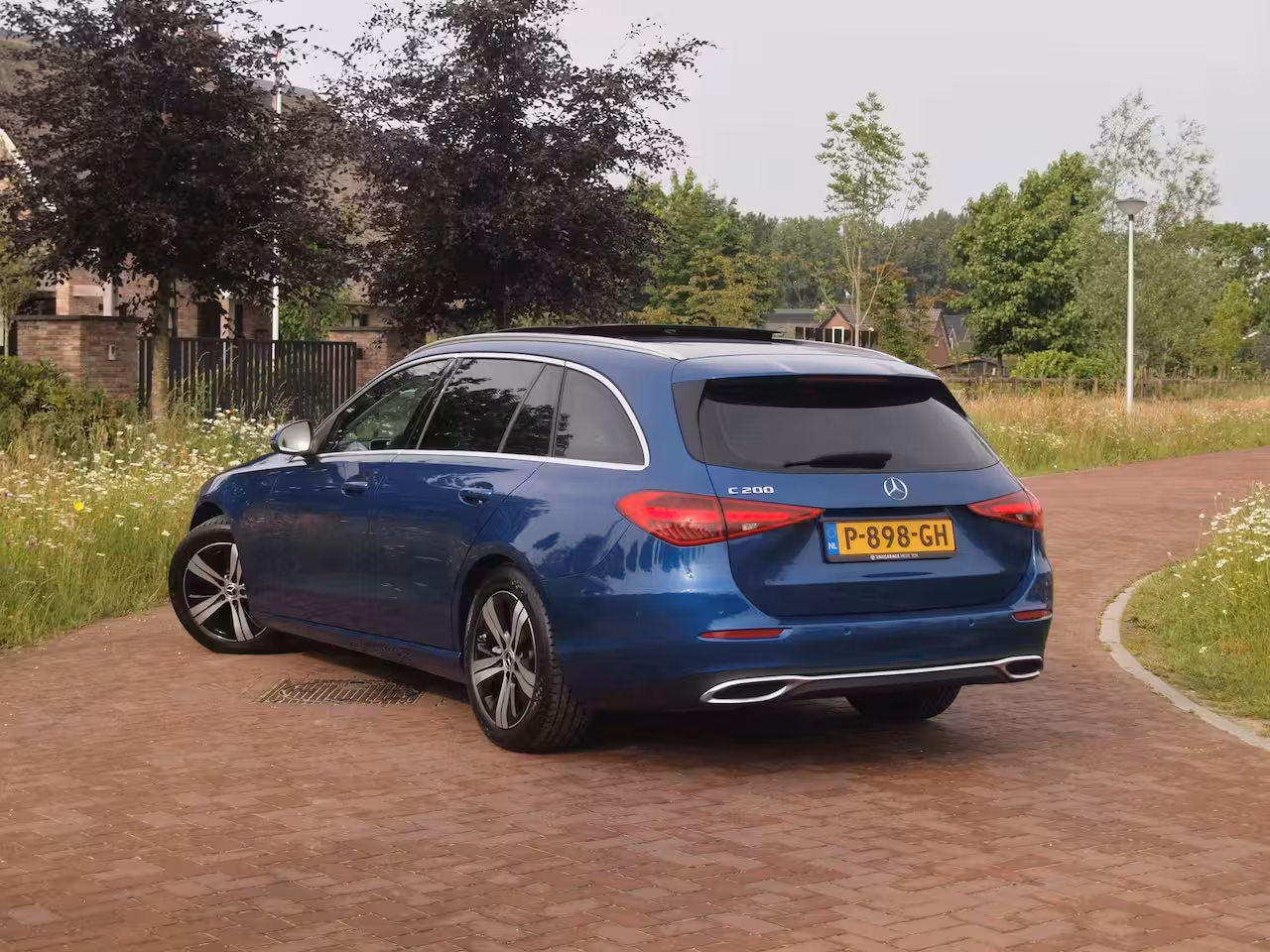 Mercedes-Benz C-klasse Estate 200 Launch Edition Luxury Line | Panoramadak | Burmester Audio | Camera | Sfeerverlichting