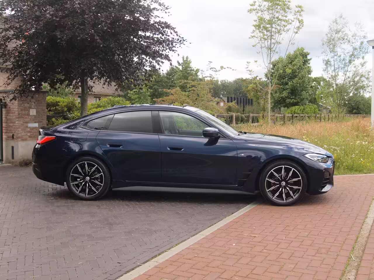 BMW 4-serie Gran Coupé 420i Business Edition Plus | M-Pakket | Panoramadak | Camera | Sfeerverlichting | Leer |