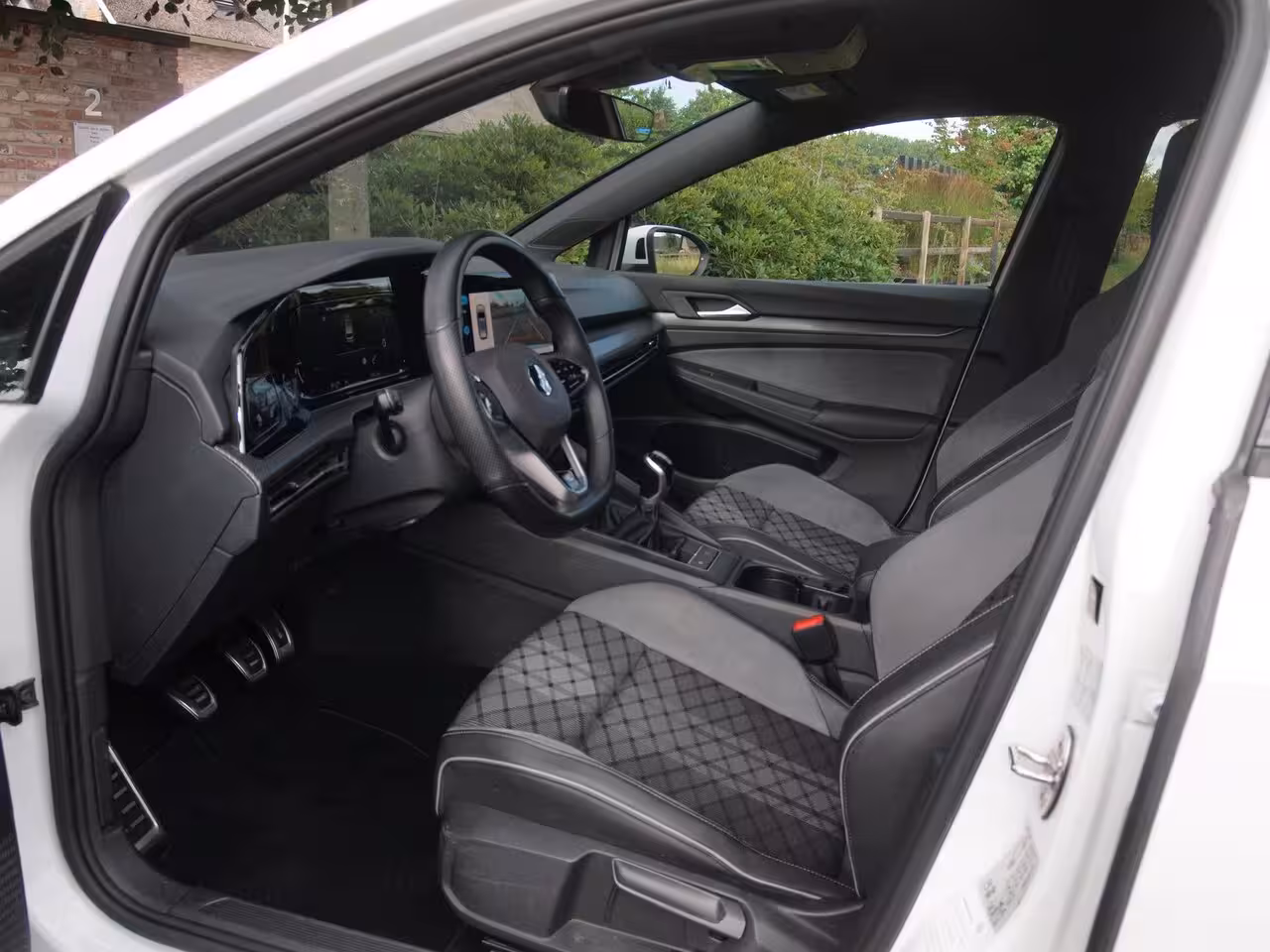 Volkswagen Golf Variant 1.5 TSI R-Line | Camera | Sfeerverlichting | ACC | Apple Carplay | NL-Auto |