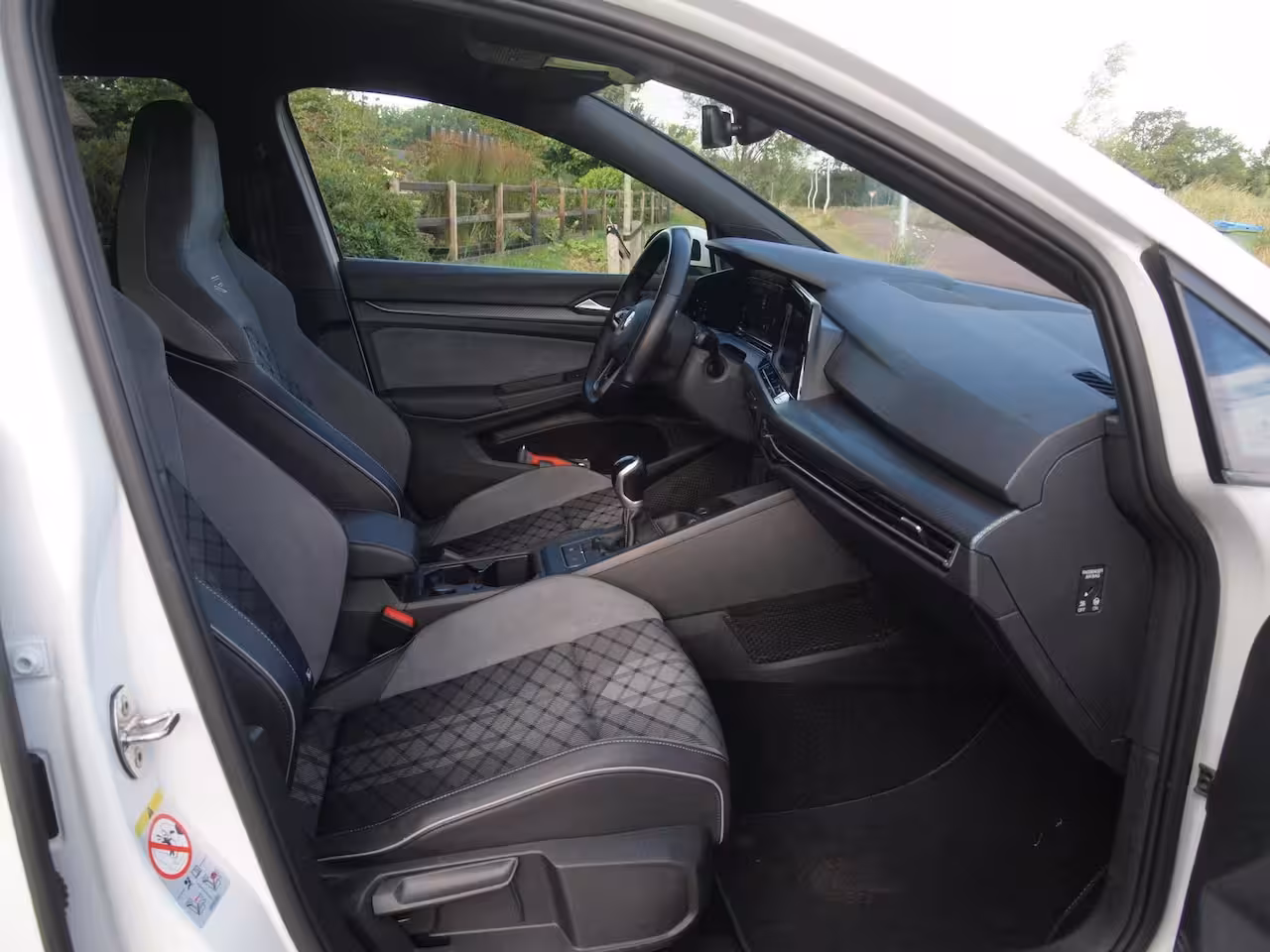 Volkswagen Golf Variant 1.5 TSI R-Line | Camera | Sfeerverlichting | ACC | Apple Carplay | NL-Auto |