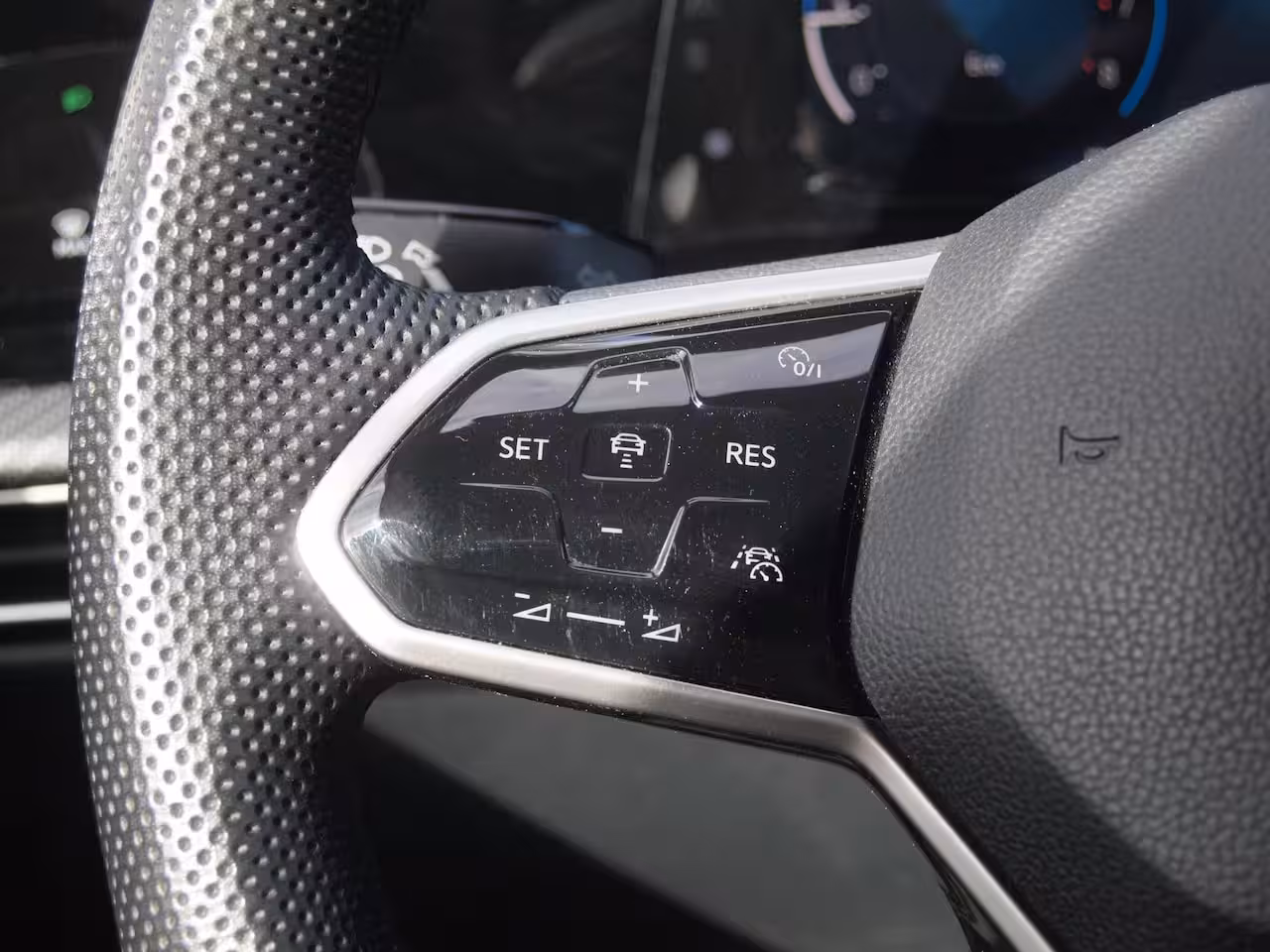 Volkswagen Golf Variant 1.5 TSI R-Line | Camera | Sfeerverlichting | ACC | Apple Carplay | NL-Auto |