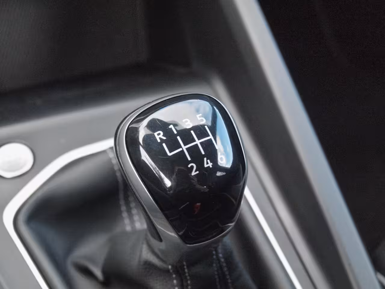 Volkswagen Golf Variant 1.5 TSI R-Line | Camera | Sfeerverlichting | ACC | Apple Carplay | NL-Auto |