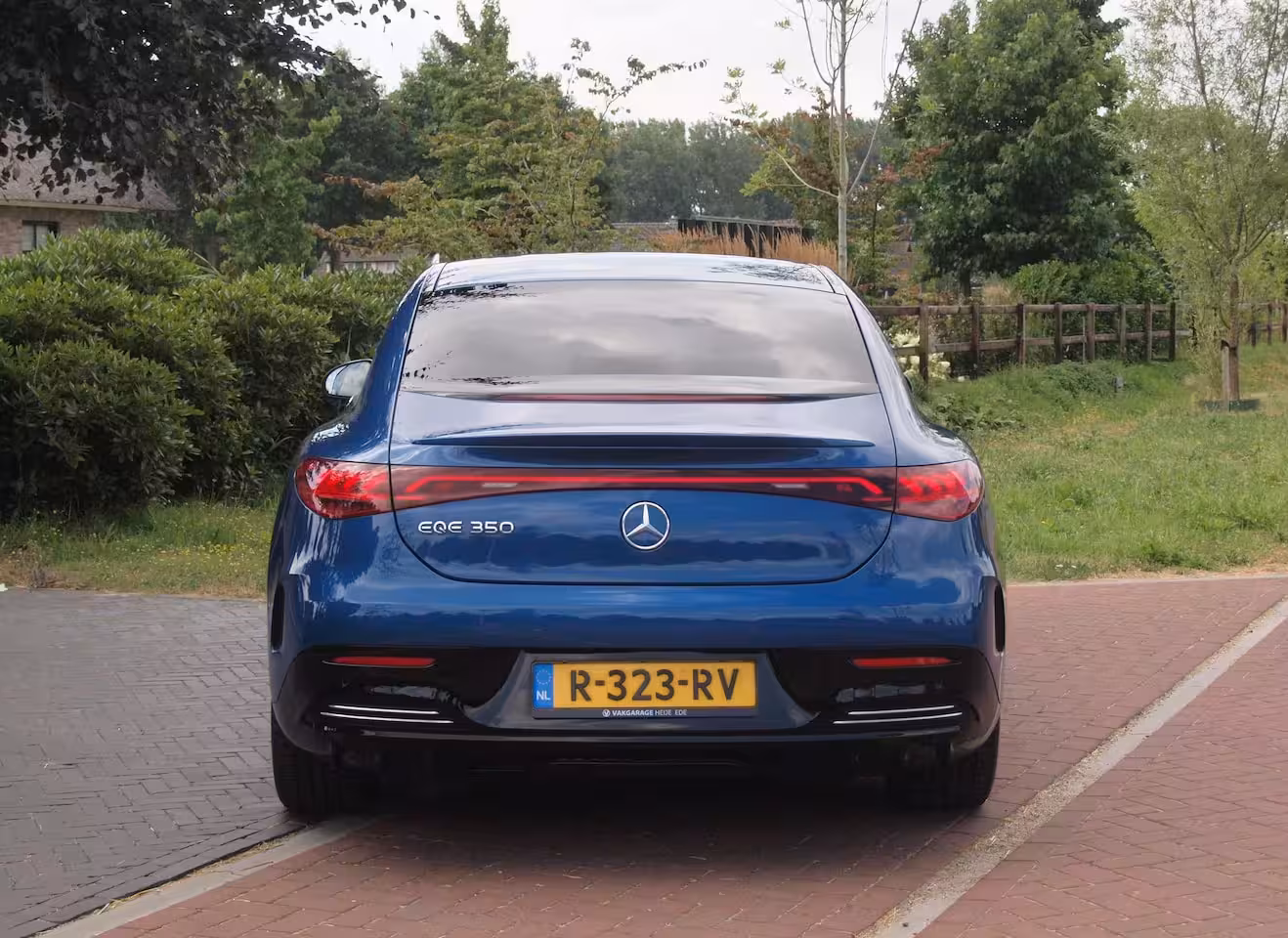 Mercedes-Benz EQE 350+ AMG Line 91 kWh | Burmester | Camera | Sfeerverlichting | ACC | NL-Auto |