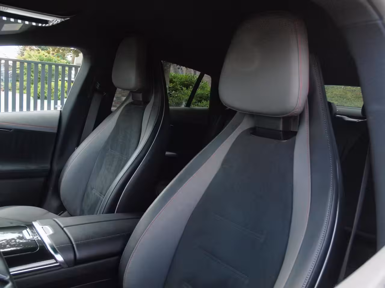 Mercedes-Benz EQE 350+ AMG Line 91 kWh | Burmester | Camera | Sfeerverlichting | ACC | NL-Auto |
