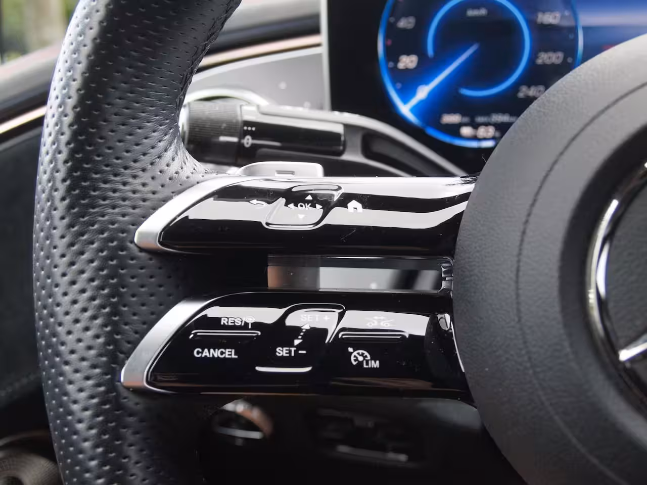 Mercedes-Benz EQE 350+ AMG Line 91 kWh | Burmester | Camera | Sfeerverlichting | ACC | NL-Auto |
