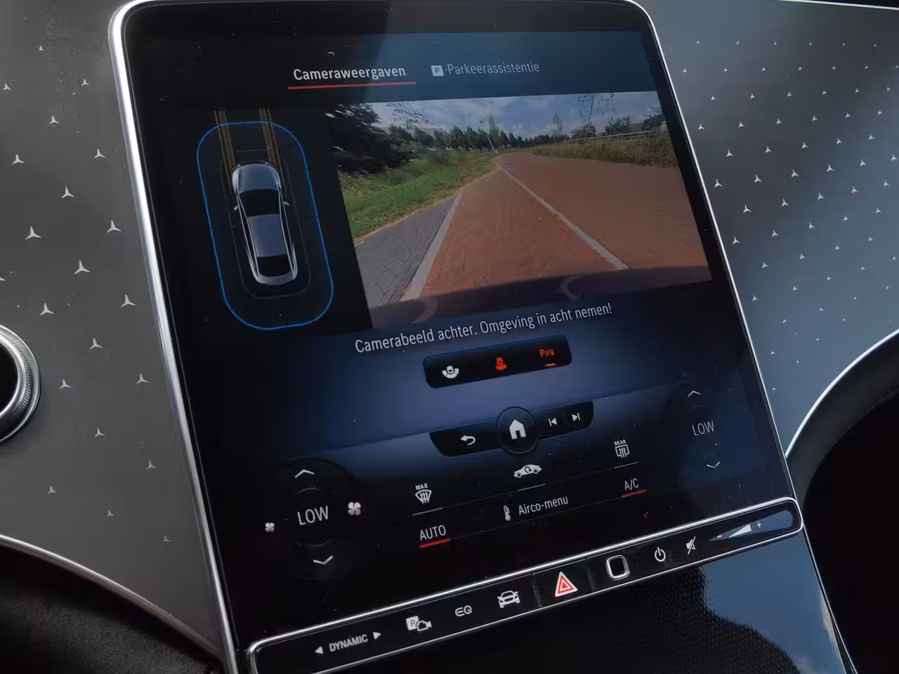 Mercedes-Benz EQE 350+ AMG Line 91 kWh | Burmester | Camera | Sfeerverlichting | ACC | NL-Auto |