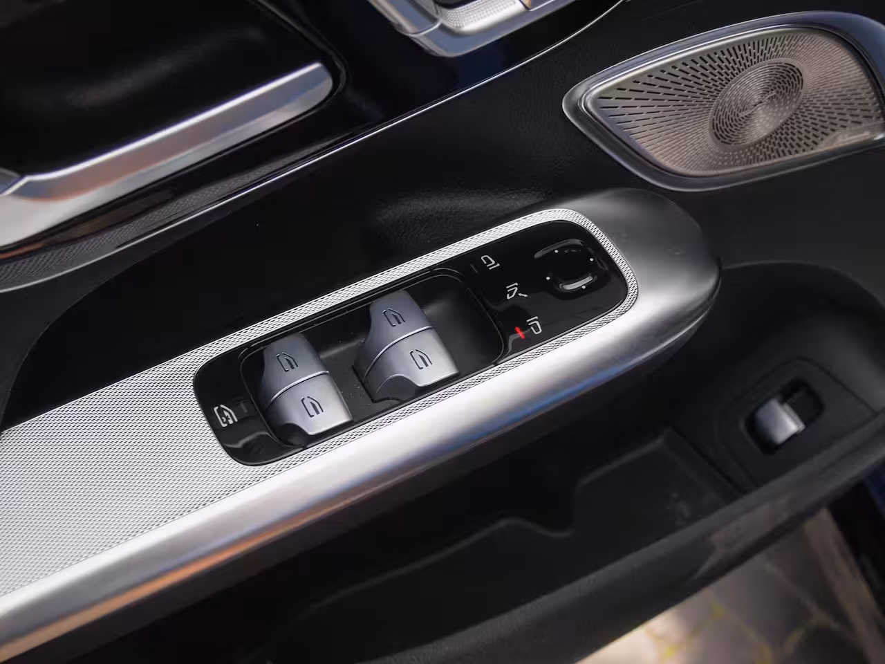 Mercedes-Benz EQE 350+ AMG Line 91 kWh | Burmester | Camera | Sfeerverlichting | ACC | NL-Auto |