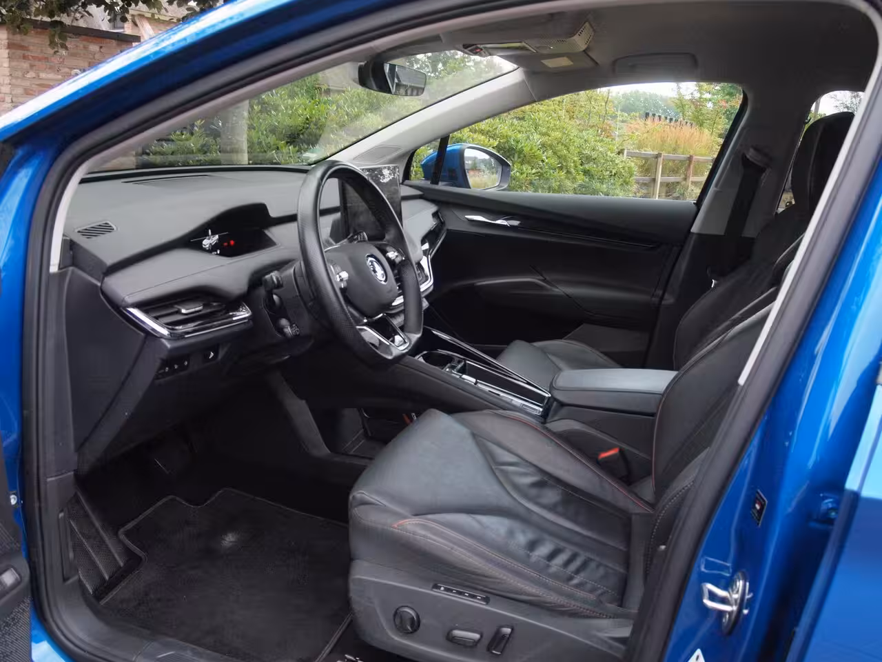 Skoda Enyaq iV 80 First Edition | SOH 90% | Camera | Trekhaak | Leer | Warmtepomp | Sfeerverlichting | Ap
