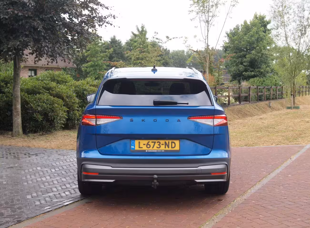 Skoda Enyaq iV 80 First Edition | SOH 90% | Camera | Trekhaak | Leer | Warmtepomp | Sfeerverlichting | Ap