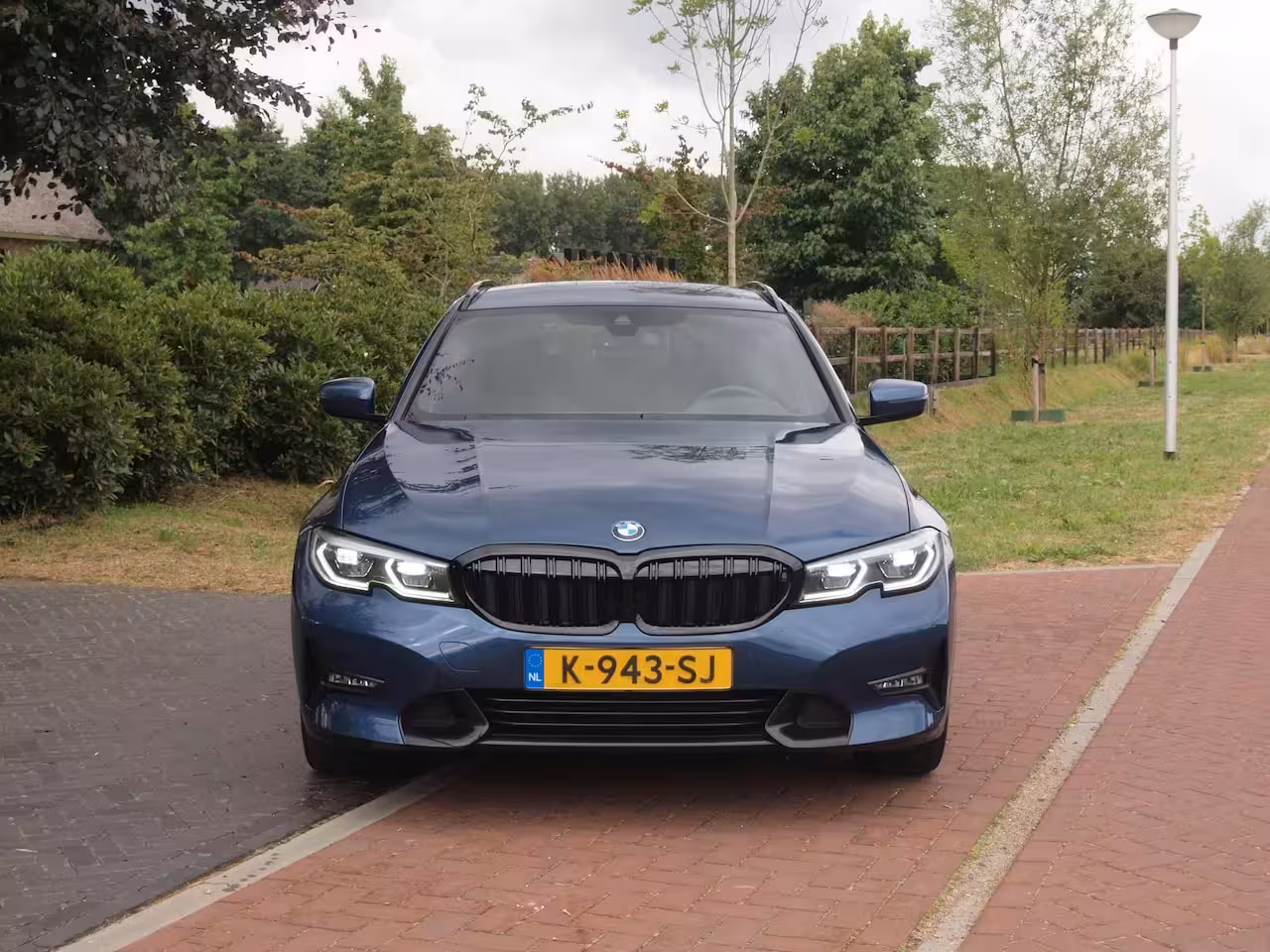 BMW 3-serie Touring 318i High Executive | Camera | Sfeerverlichting | Apple Carplay | LED-Laser | NL-Auto |