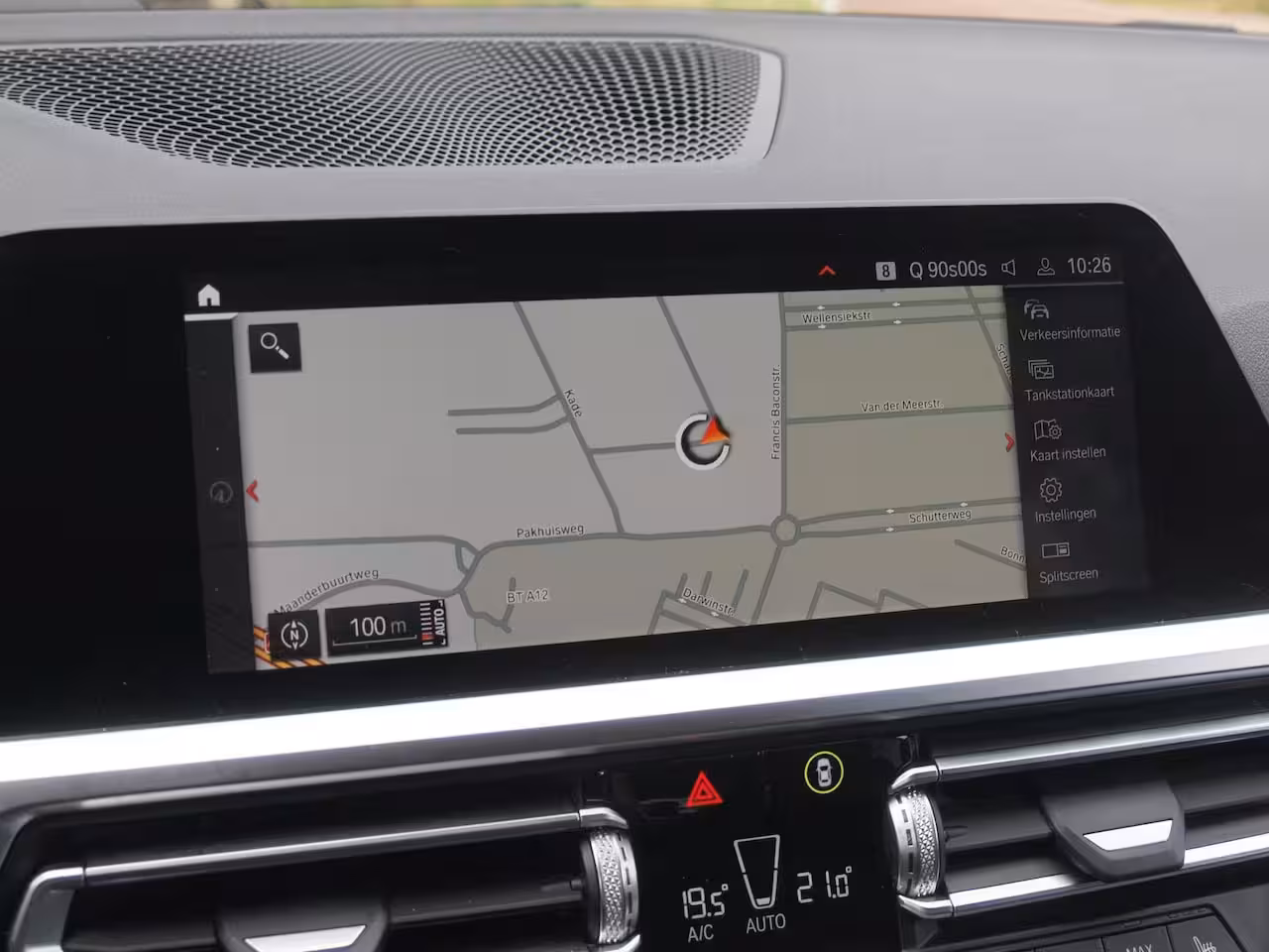 BMW 3-serie Touring 318i High Executive | Camera | Sfeerverlichting | Apple Carplay | LED-Laser | NL-Auto |