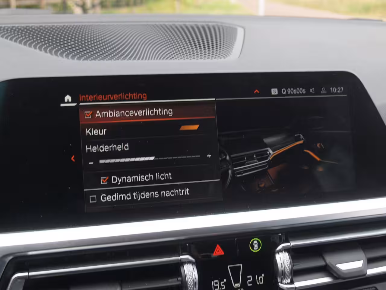 BMW 3-serie Touring 318i High Executive | Camera | Sfeerverlichting | Apple Carplay | LED-Laser | NL-Auto |