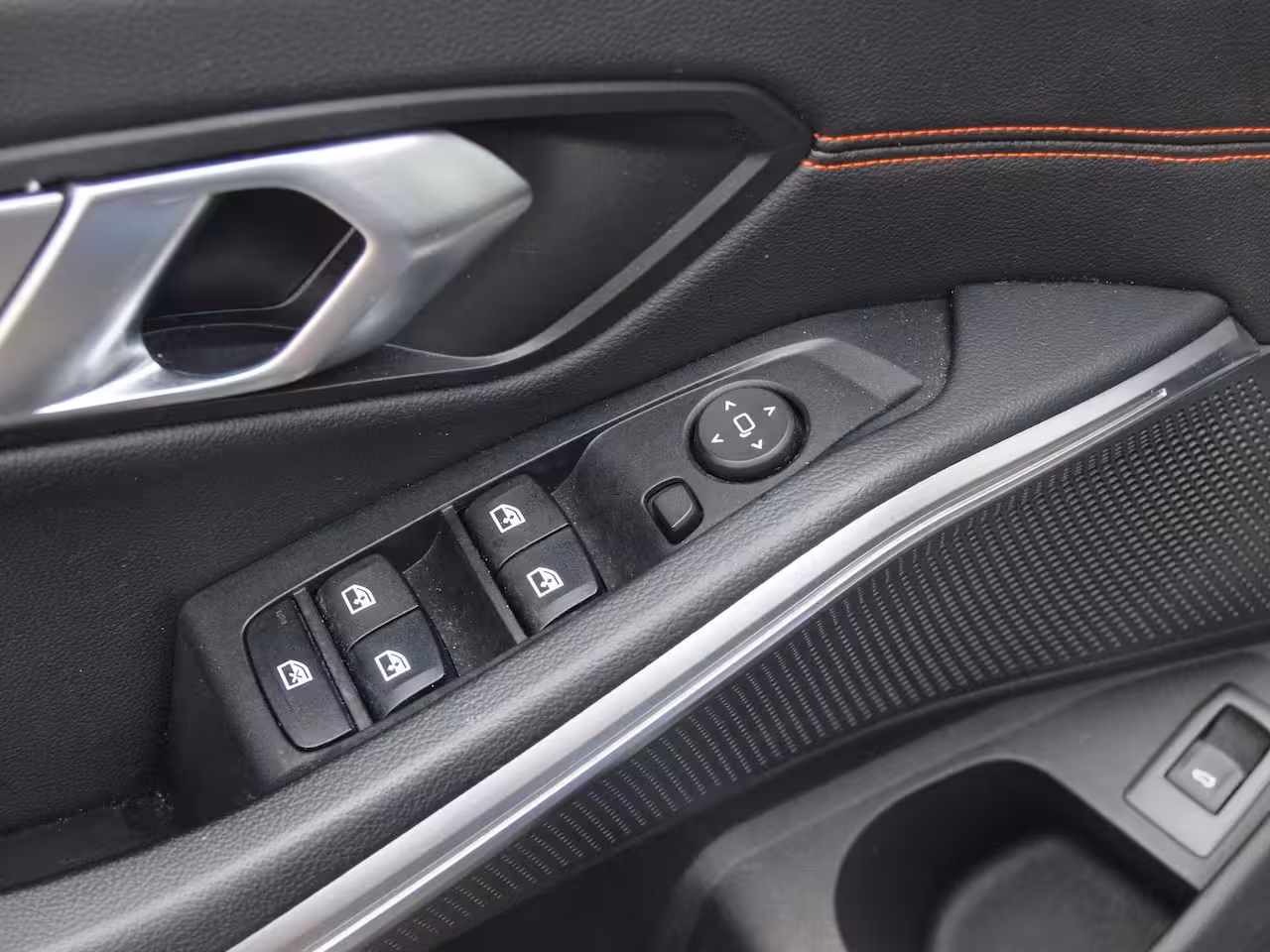 BMW 3-serie Touring 318i High Executive | Camera | Sfeerverlichting | Apple Carplay | LED-Laser | NL-Auto |