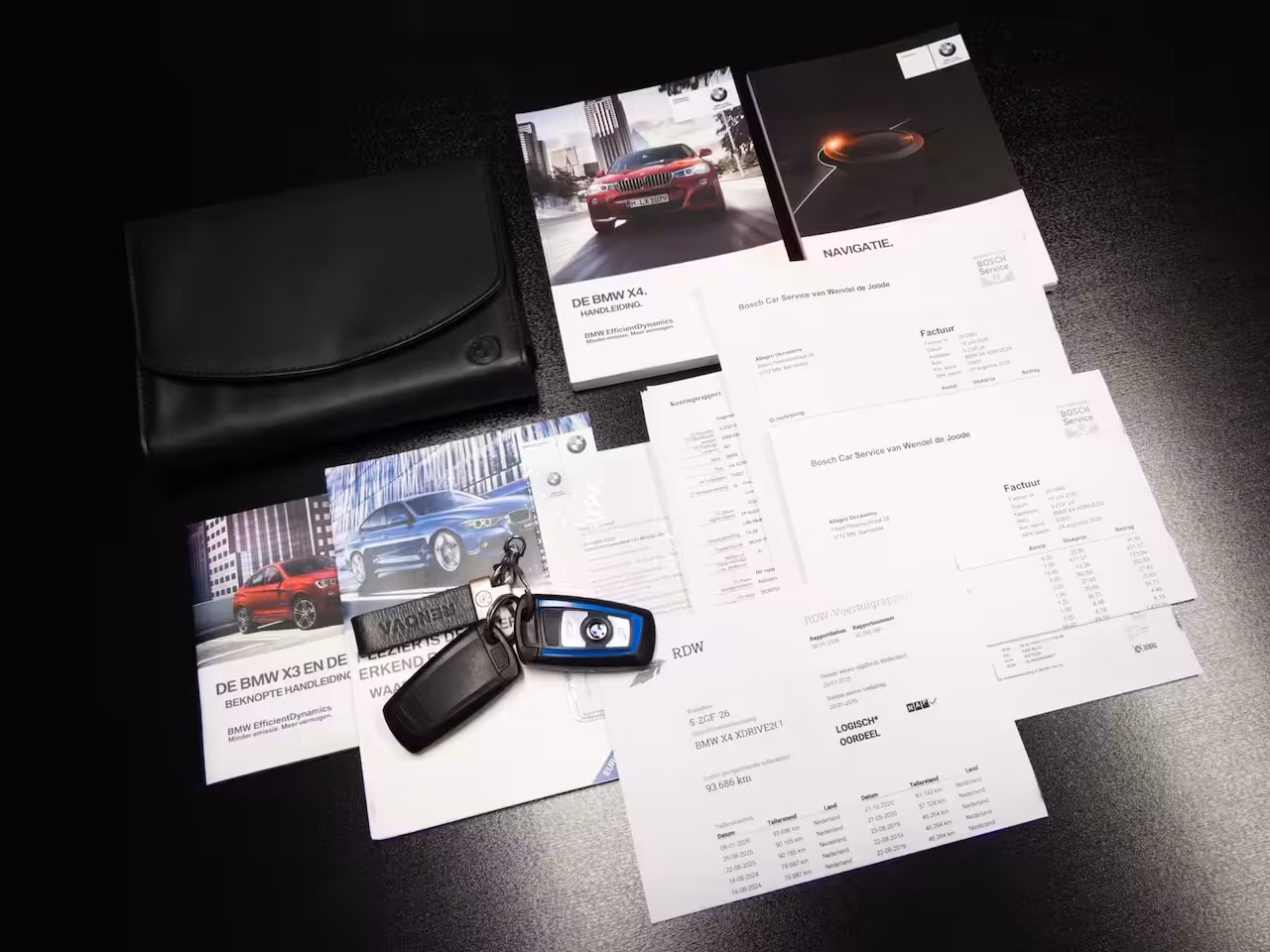 BMW X4 XDrive20i High Executive M-Sport (SCHUIF-/KANTELDAK, ACHTERUITRIJCAMERA, TREKHAAK, NAVIGAT