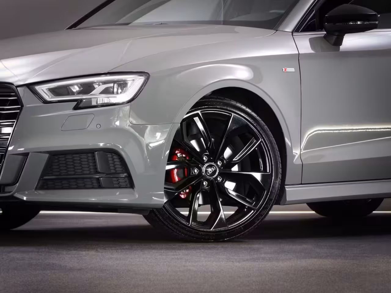 Audi A3 Limousine 30 TFSI Sport S-Line Edition (CRUISE CONTROL, CLIMATE CONTROL, NAVIGATIESYSTEEM, SPORTSTOE