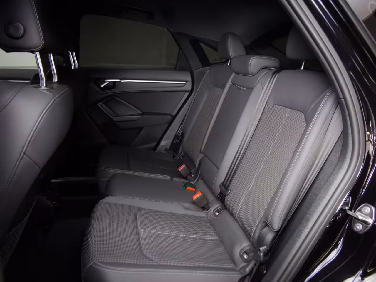 Audi Q3 Sportback 35 TFSI S-Line Edition Competition (APPLE CARPLAY/ANDROID AUTO, STOELVERWARMING, LED-MATRI