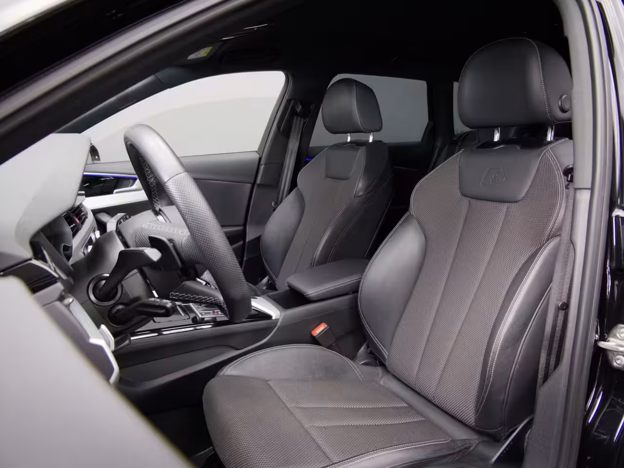 Audi A4 Avant 35 TFSI Competition S-Line Edition (SFEERVERLICHTING, BANG&OLUFSEN, APPLE CARPLAY, AFGEVLA